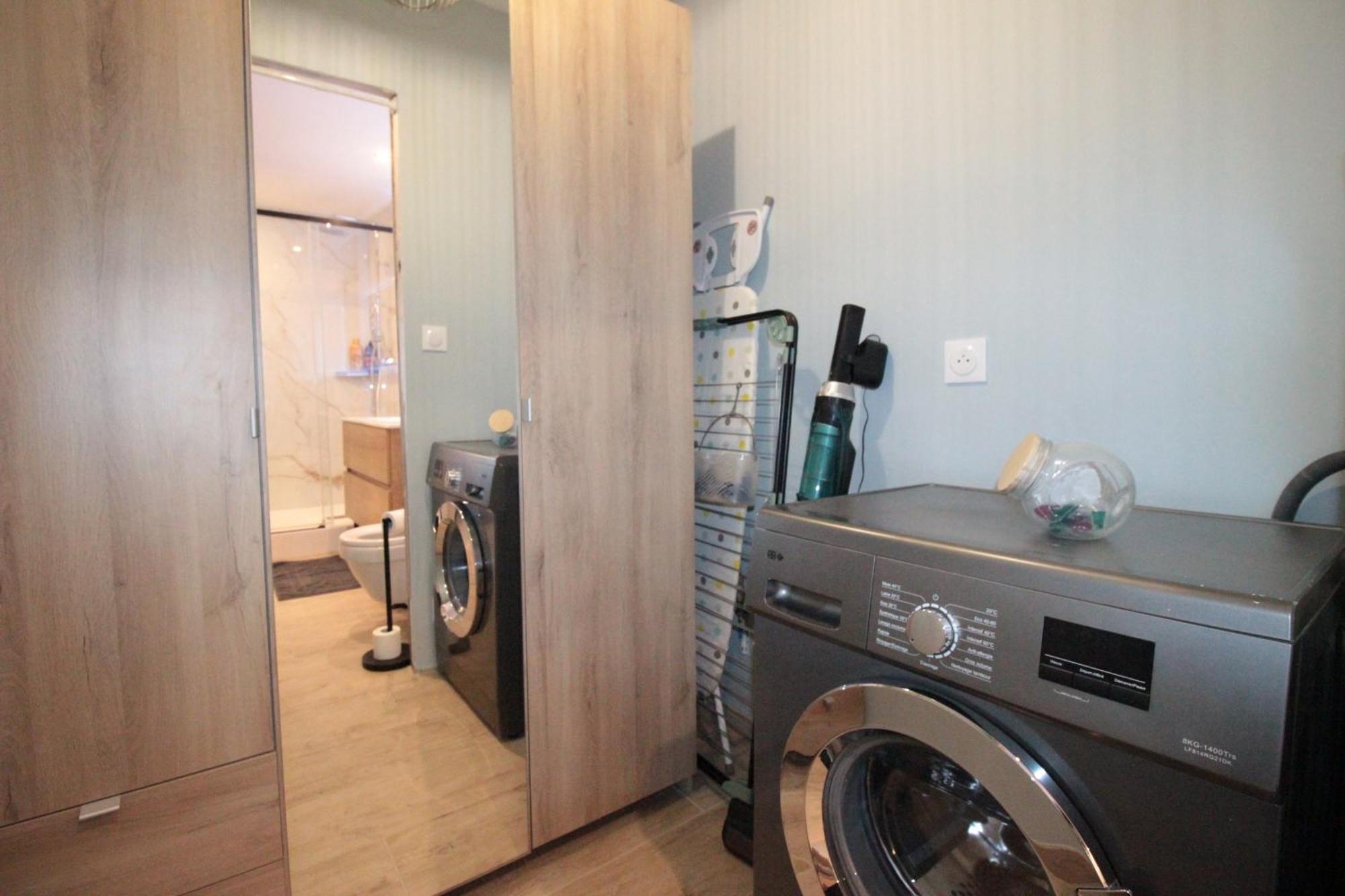 Luxury Studio, Rez De Chaussee, Parking Prive Video Surveillance, Canape Haute Qualite Convertible Couchage 2 Personnes, Centre Ville Proche, Restaurant, Boulangerie 2 Minutes A Pied, Terrasse - 800Metre Carre De Terrain - Gere Par Presta-Zen'Service Verdun-sur-Meuse Exterior photo
